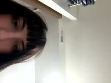 Fallfor_lilly  live sex cam