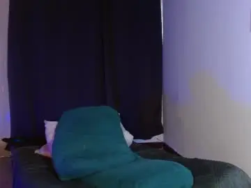 Mollyguns  live sex cam