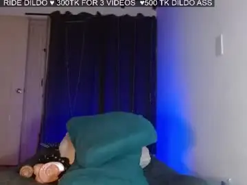 Mollyguns  live sex cam
