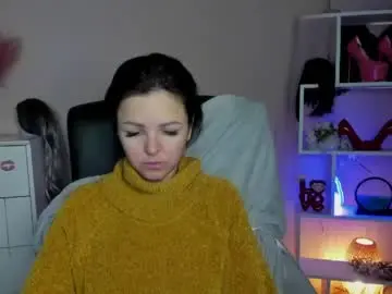 Mollymoon40  live sex cam