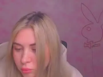 Chloe_diva  live sex cam