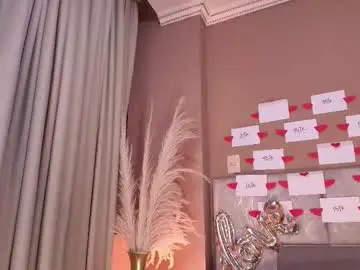 Ellavillaluna  live sex cam