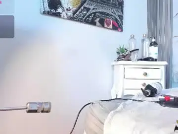 Naomi_queenx_  live sex cam