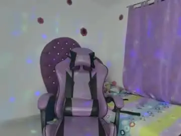 Roxy_lu_07  live sex cam