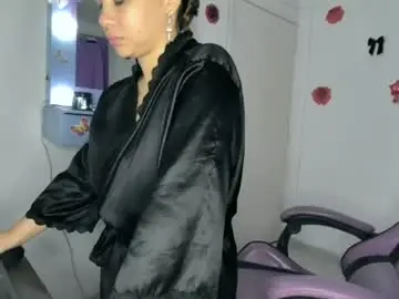 Roxy_lu_07  live sex cam