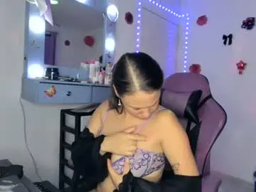 Roxy_lu_07  live sex cam