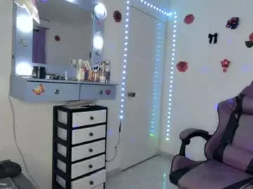 Roxy_lu_07  live sex cam