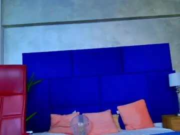 Theaglow  live sex cam