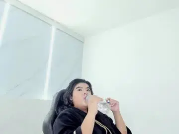 Dakota_tucci  live sex cam