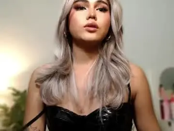 Fallfromabove  live sex cam