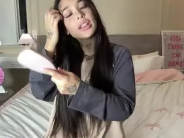 Itshelltai  live sex cam