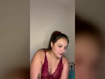 Maia_goldenn  live sex cam