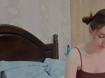 Dutifulandwet  live sex cam