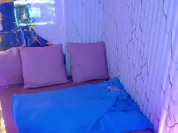 Isiis_tay  live sex cam