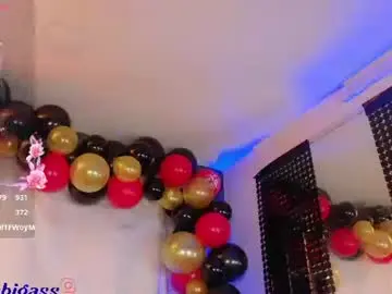 Lilyybigass  live sex cam