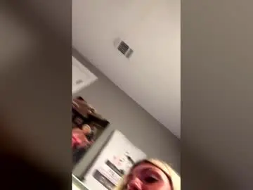 Blond3sdoitbest  live sex cam