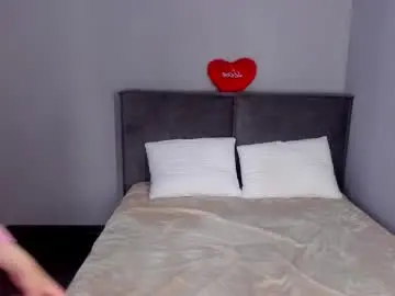 Fly_ari  live sex cam