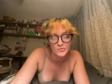 Foxxy_roxie  live sex cam