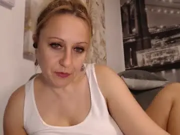 Jadesweetness  live sex cam