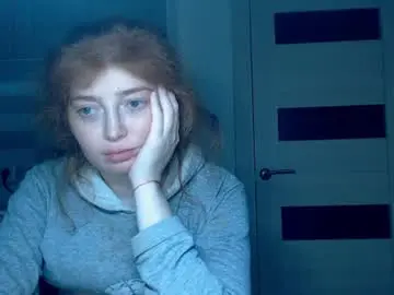 Kira_foxy_  live sex cam