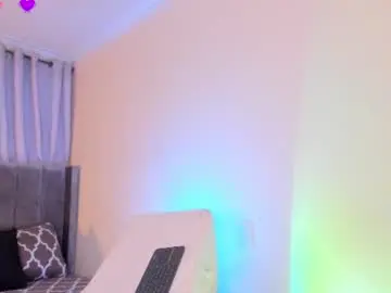 Leena_q  live sex cam