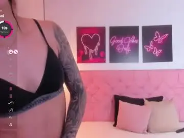 Mia__star1  live sex cam
