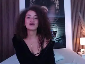 Miticabrennet  live sex cam