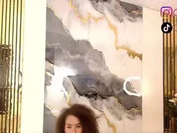 Miticabrennet  live sex cam