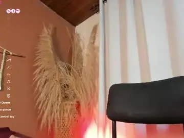 Naia_cruzz  live sex cam