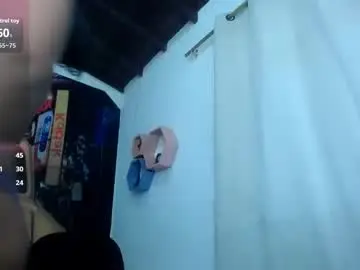 Naughty_brownie  live sex cam