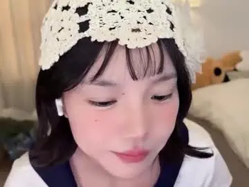 Onepeach  live sex cam