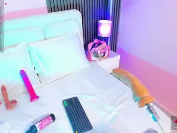 Clawdeen__wolf  live sex cam
