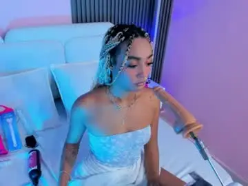 Clawdeen__wolf  live sex cam