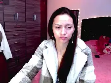 Holy_juli2  live sex cam