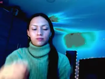 Holy_juli2  live sex cam