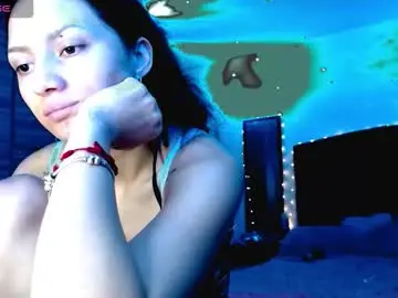 Holy_juli2  live sex cam