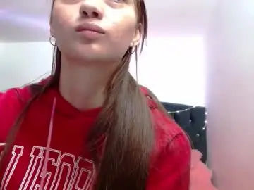 Holy_juli2  live sex cam