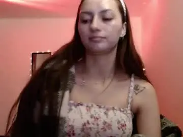 Holy_juli2  live sex cam