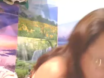 Prettynhing  live sex cam