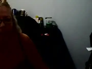 1xtrahornyone  live sex cam