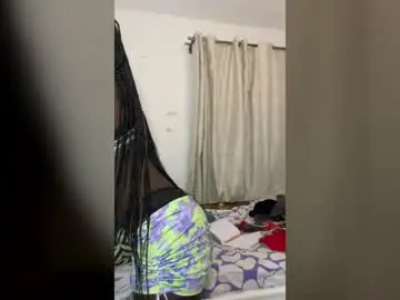 Hhaanneeyy  live sex cam