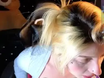 Kitty_fox_b  live sex cam