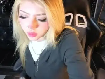 Kitty_fox_b  live sex cam