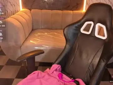 Kitty_fox_b  live sex cam