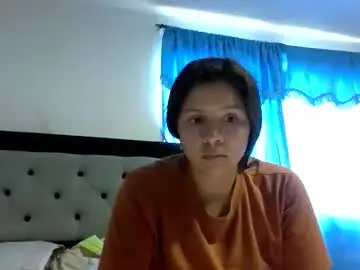 Laura_hrz  live sex cam