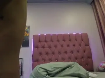 Mazeekiin  live sex cam