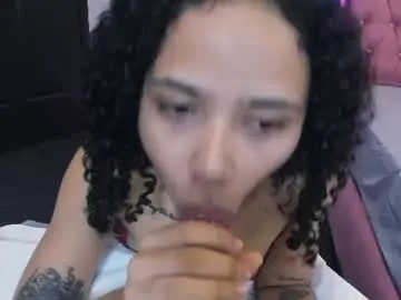 Mazeekiin  live sex cam