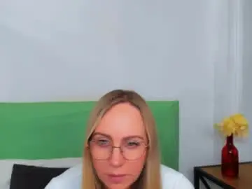 Sofiaxsmile  live sex cam