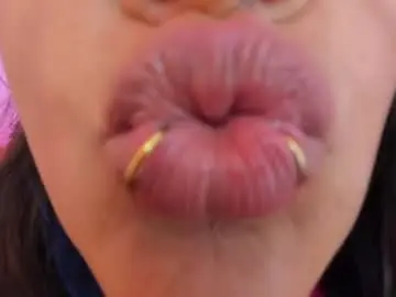 Tarataylorr  live sex cam