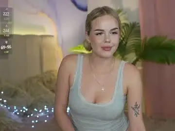 Auroramoree  live sex cam